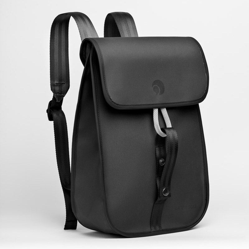 packshot en vue 3/4 du sac à dos petit gravelot upcyclé 12L