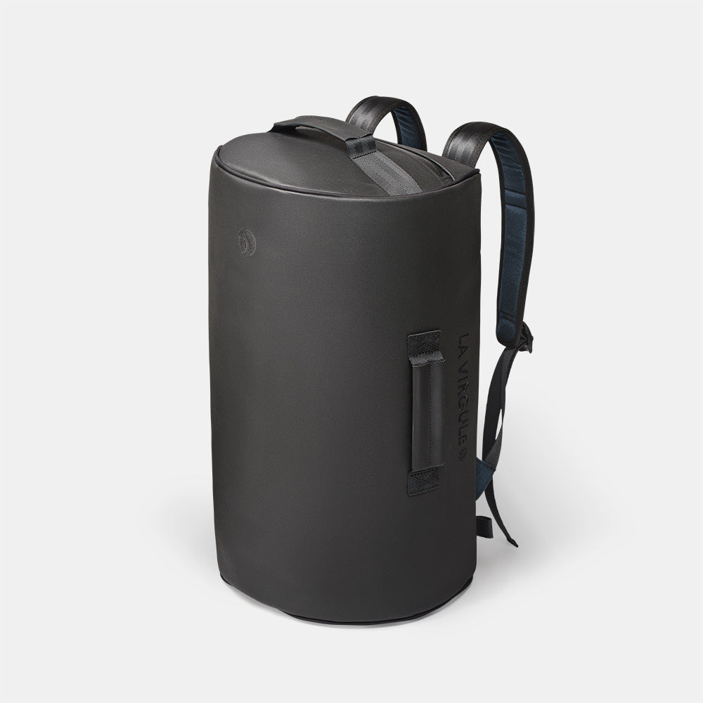 packshot Hors-bord 35L sac à dos upcyclé noir